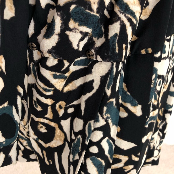 ‼️Sold ‼️Cute printed halter romper - Picture 8 of 8